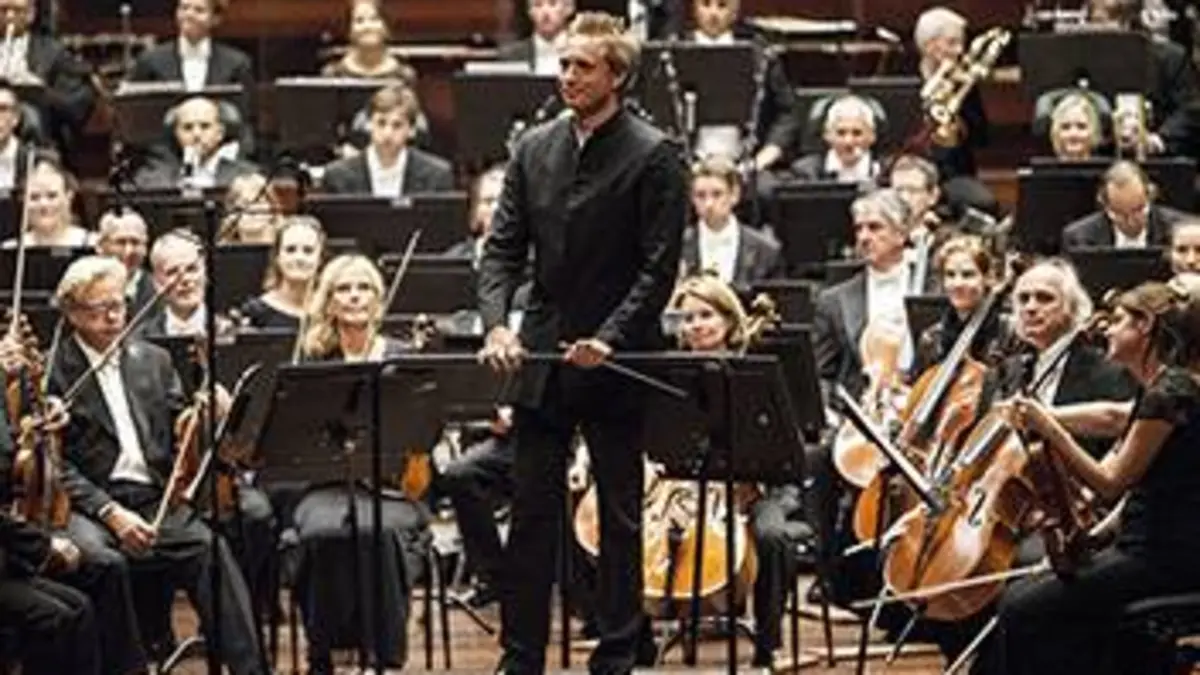 Vasily Petrenko dirige Grieg, Chostakovitch, Rachmaninov