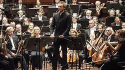 Visuel de Vasily Petrenko dirige Grieg, Chostakovitch, Rachmaninov