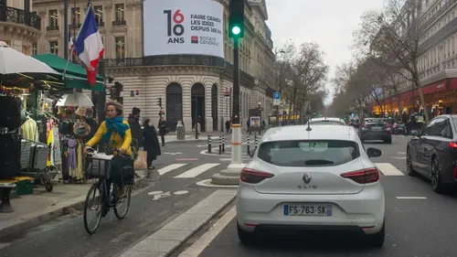 Vélos, voitures : un conflit sans fin à Paris