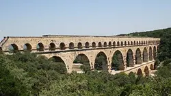 Versions françaises E02 Du Gard à l'Ardèche