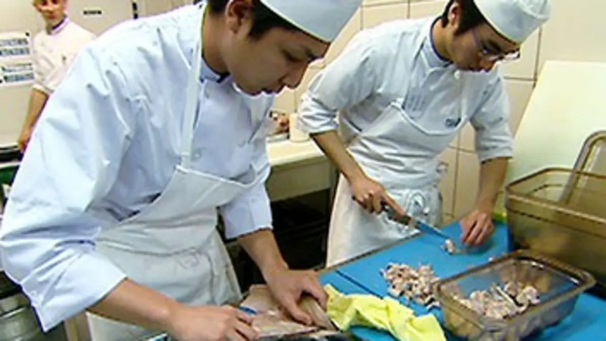 Versions françaises A l'école de la cuisine française