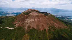Visuel de Vésuve : le volcan destructeur de Pompéi qui inquiète l'Europe
