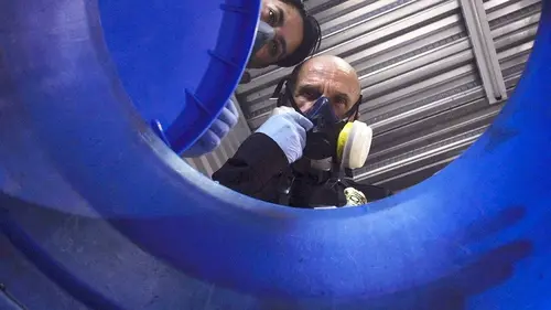 Veuves noires S01E04 Meurtre au labo