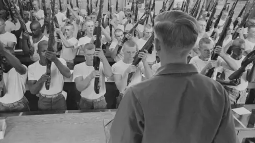 Vietnam S01E08 Guerre civile