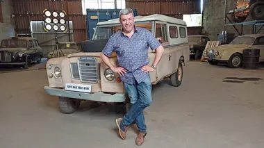 Vintage Mecanic Land Rover 109 Series 3
