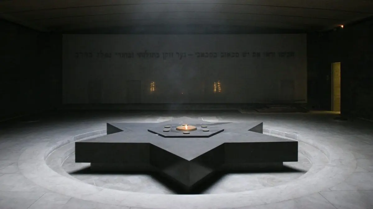 Visite d'Emmanuel Macron au mémorial de la Shoah,…