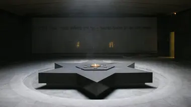 Visite d'Emmanuel Macron au mémorial de la Shoah, à Paris