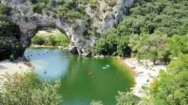 Ardèche : vacances survoltées au bord de la rivière !