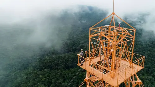 Vivre le long de l'équateur S01E10 Les temps modernes