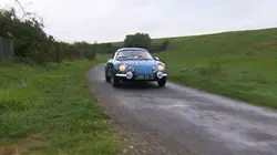 Visuel de Voitures anciennes : patrimoine qui dort, patrimoine qui roule