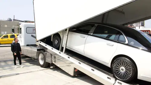 Voitures de luxe à tout prix S01E02 Maybach Payback