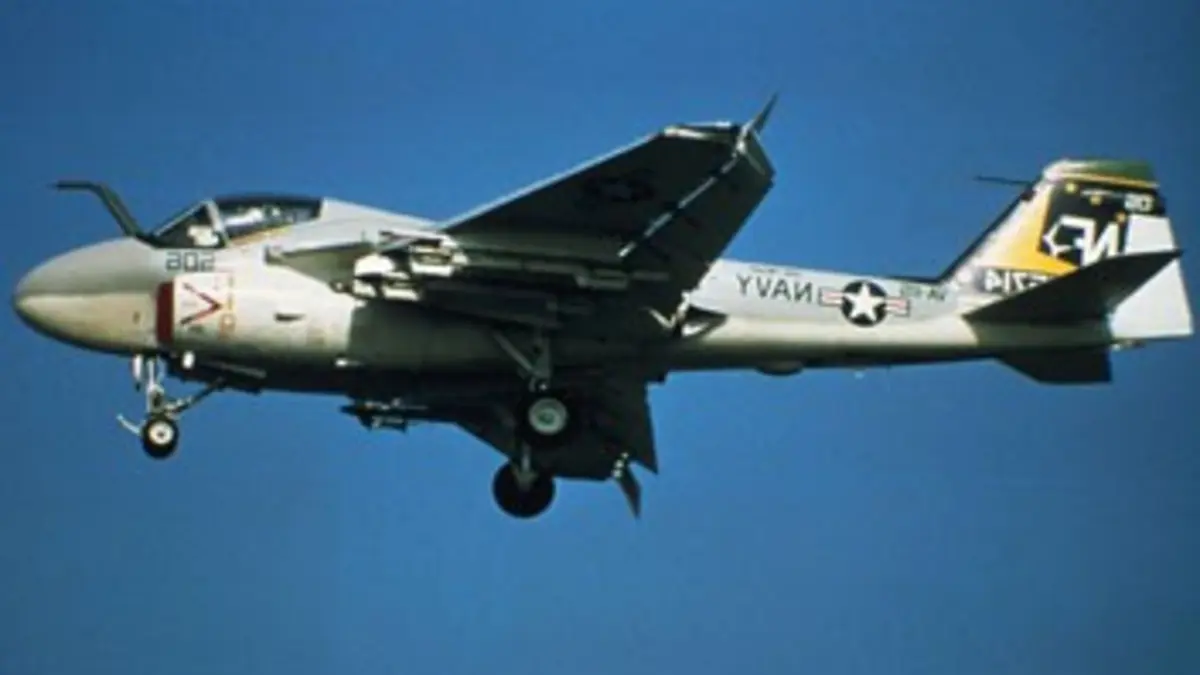 Vols au-dessus des mers E02 Intruder, tonnerre des mers