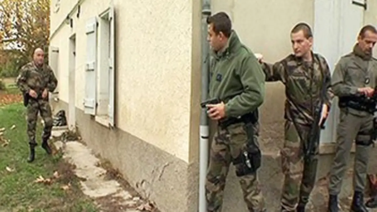 Vous avez demandé la gendarmerie ?