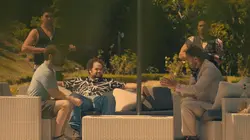 Voyage au bout de l'enfer  S15E02 Au pays des traîtres