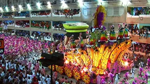 Voyage aux Amériques S04E10 Brésil : favelas & samba