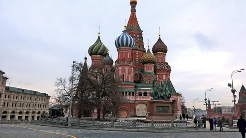 Voyage et Bonnes manières en Russie S01E03 En Russie