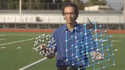 Voyage dans l'espace-temps avec Morgan Freeman