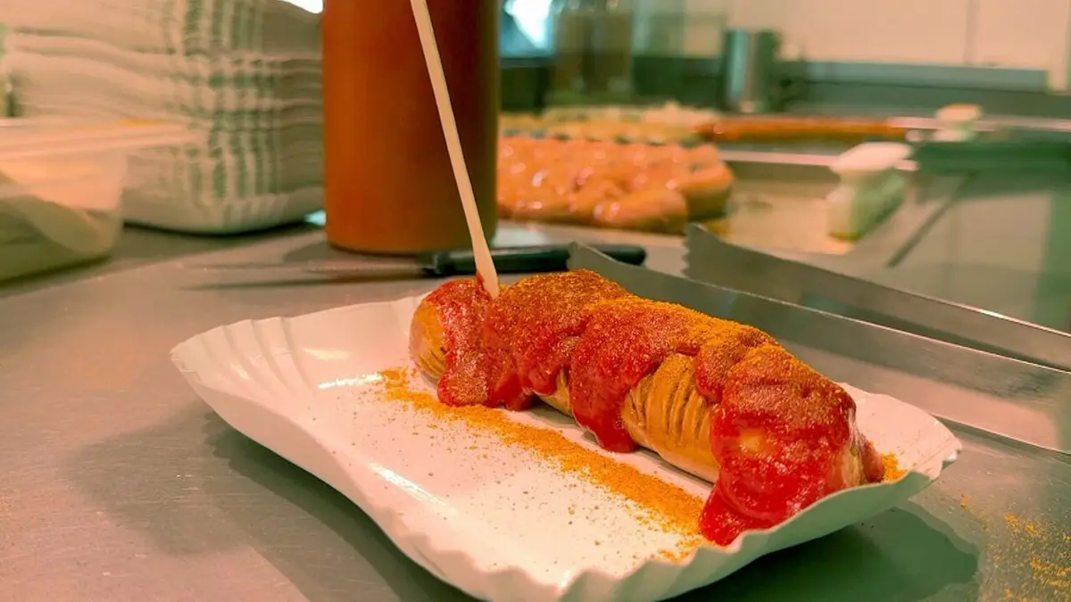 Voyage en cuisine Berlin : la currywurst