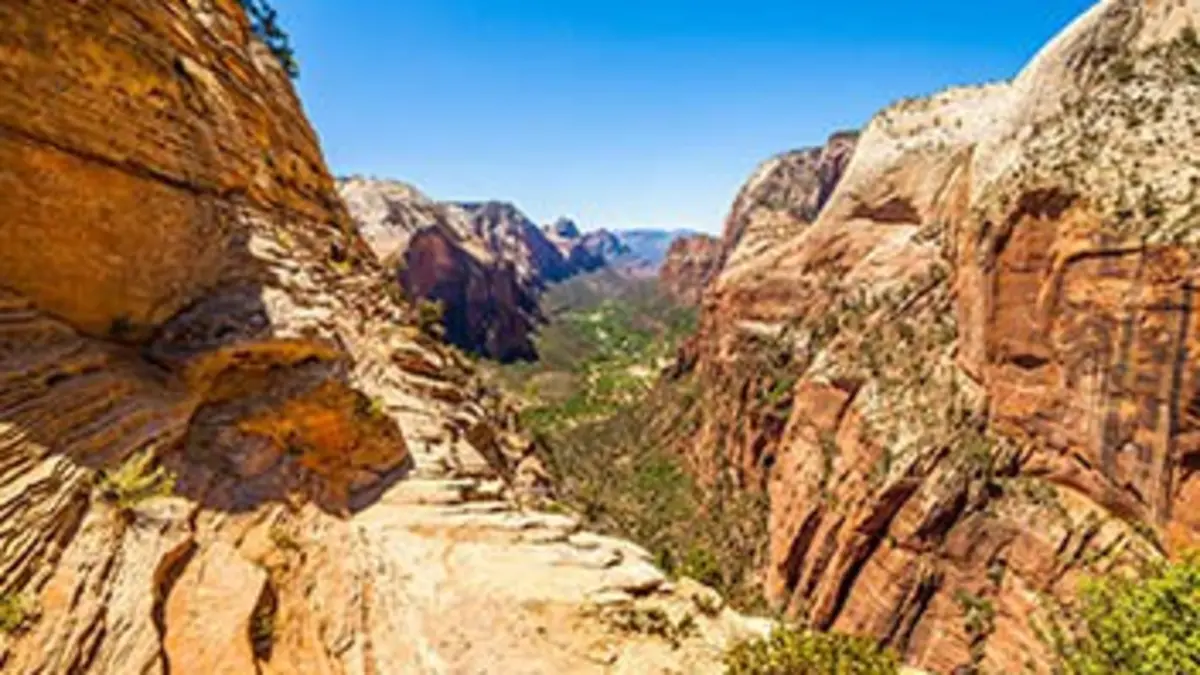 Voyages au bout du monde avec Art Wolfe S01E00 Le Sud-Ouest des Etats-Unis, le Parc national de Zion et le canyon de Chelly