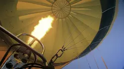 Voyages extraordinaires S01E04 Dans les airs