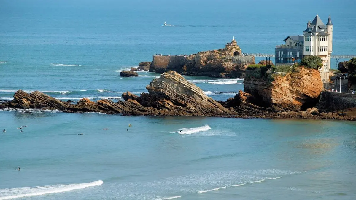 Vues d'en haut S07E03 De Biarritz à la forteresse de Salses