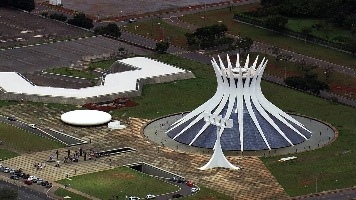 Vues d'en haut S11E09 De Cabo Frio à Brasilia