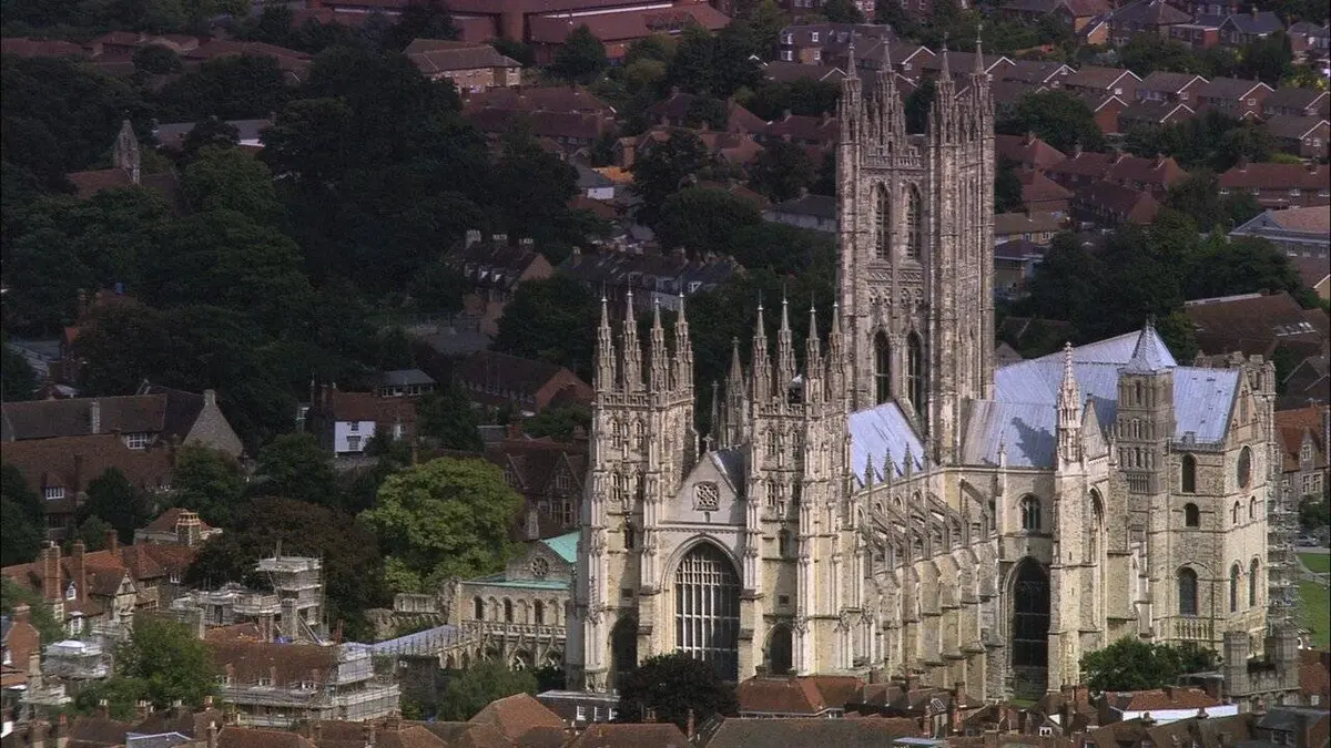 Vues d'en haut S08E02 Des falaises Seven Sisters à Canterbury
