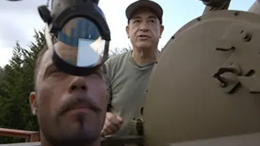 Weapon Hunter S01E05 Mitraillette de la mort