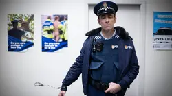 Wellington Paranormal S03E01 Le monstre invisible en streaming