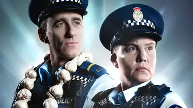 Wellington Paranormal S02E04 Clones de flics