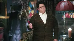 What We Do in the Shadows S02E01 Assistant zombie