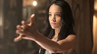 Witches of East End S02E07 Clair-obscur
