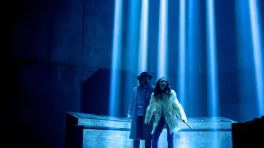 Wynonna Earp S04E01 Road trip !