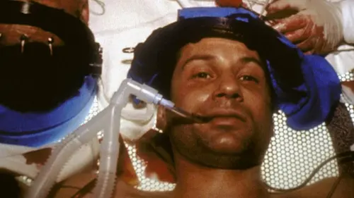 The X Files S07E02 La sixième extinction