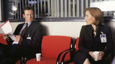 X-Files S08E01 Chasse à l'homme