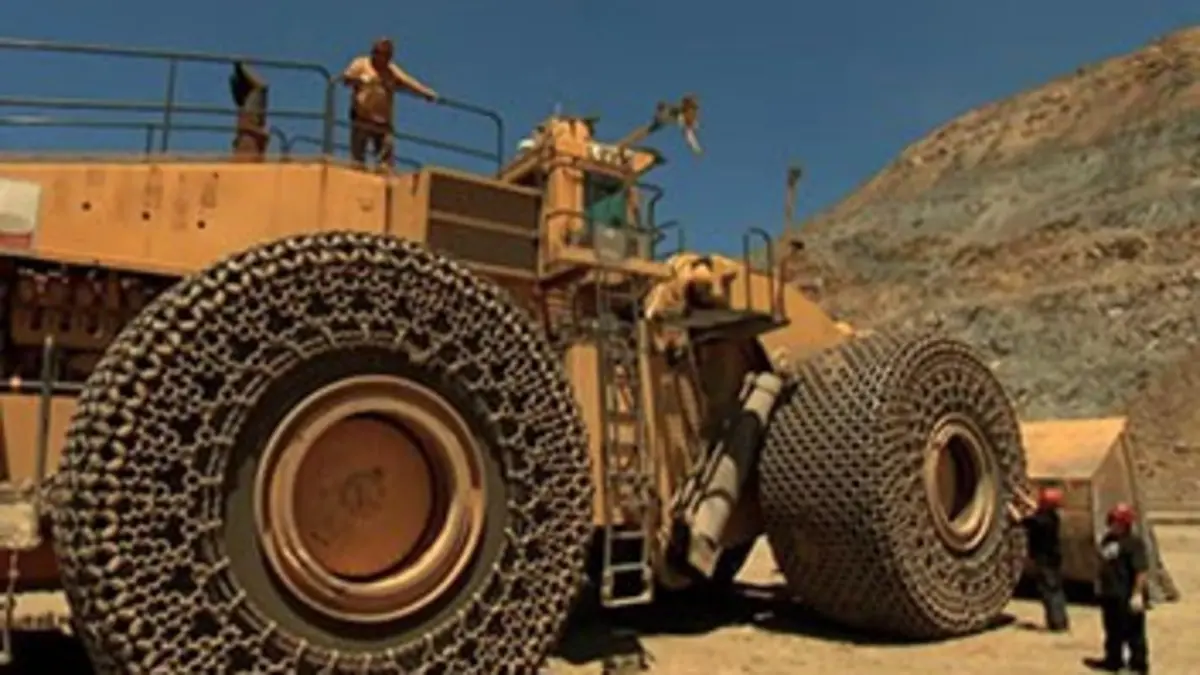 X machines de titans S02E02 Mines en péril