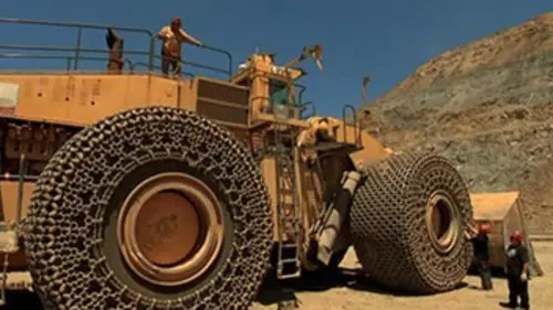 X machines de titans S02E02 Mines en péril