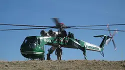 X machines de titans S01E01 Grues volantes