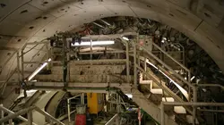 X machines de titans S02E06 Activité souterraine