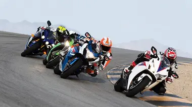 Yamaha, la course dans les gènes E01