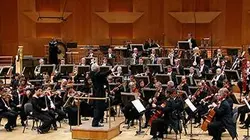 Visuel de Yan Pascal Tortelier dirige Messiaen, Ravel, Boieldieu et Debussy