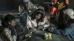 Yellowjackets S02E01 Amis, Romains, compatriotes