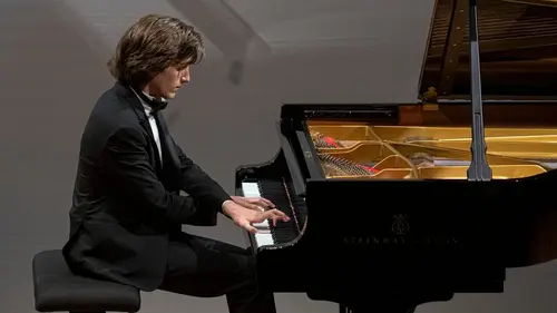 Casting Yoav Levanon : Clara Schumann, Robert Schumann, Rachmaninov