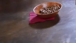 Young Sheldon S03E02 Un placard à balais et une planche de ouija