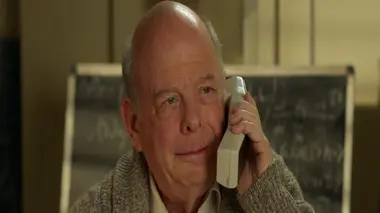 Young Sheldon S03E09 Une invitation à une fête, des raisins pour le foot et une poule terrestre