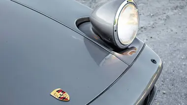 BMW 850 vs Porsche 928