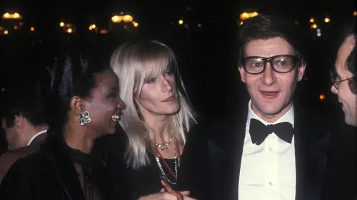 Yves Saint Laurent / Karl Lagerfeld, une guerre en dentelles