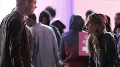 Zac & Mia S02E04 Couler à pic