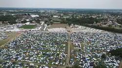 Zone interdite Populaires, festifs et déjantés : au coeur des plus grands festivals de l'été