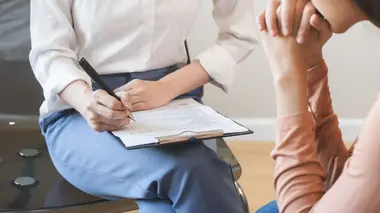 Zone interdite Malades dangereux : comment empêcher la folie de tourner au drame ?